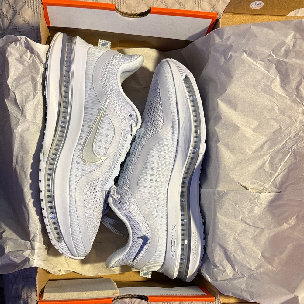 Nike Women's Football White and Silver 9w/7.5m